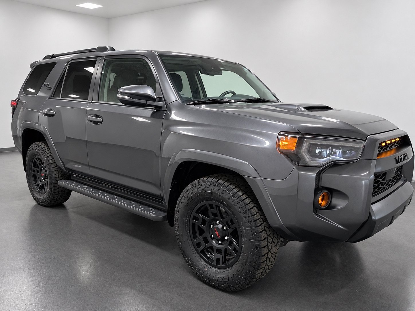 Used 2020 Toyota 4Runner TRD Off-Road Premium w/ Moonroof Package AWD/4WD image 2