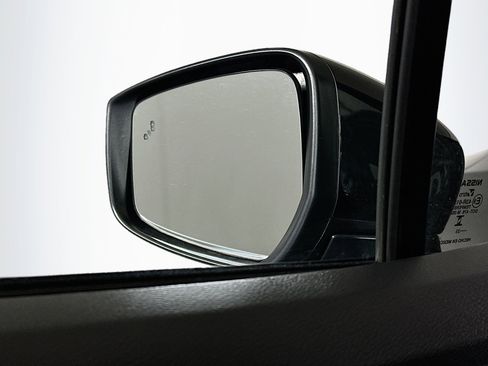 Used 2025 Nissan Versa SV image 16