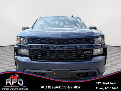 Used 2020 Chevrolet Silverado 1500 Custom w/ Custom Value Package AWD/4WD image 8