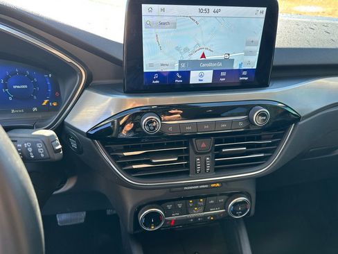 Used 2022 Ford Escape Titanium image 31