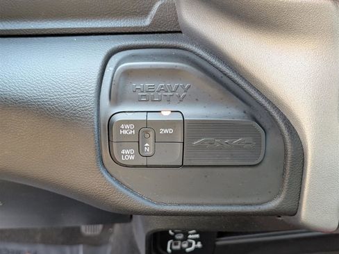 Used 2024 RAM 3500 Big Horn image 24