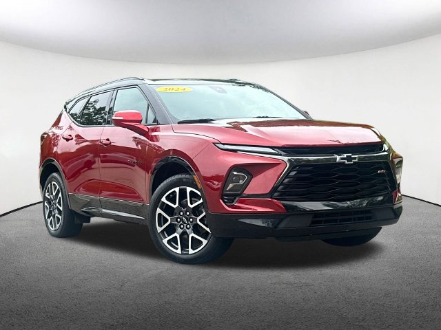 Used 2024 Chevrolet Blazer RS w/ Enhanced Convenience Package FWD image 2