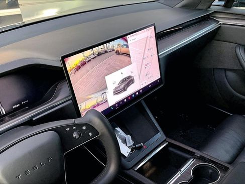 Used 2021 Tesla Model S Plaid image 31