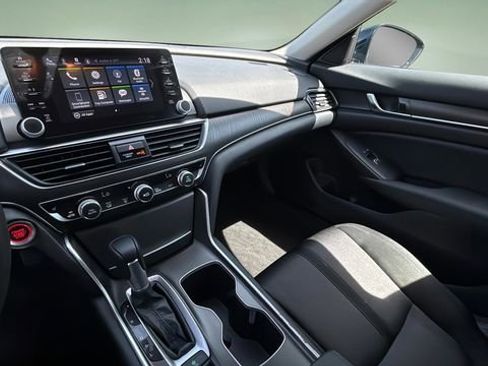 Used 2020 Honda Accord EX image 25