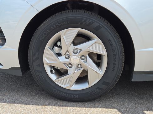 Certified 2026 Hyundai Sonata SE FWD image 6