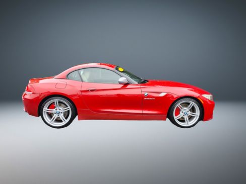 Used 2011 BMW Z4 sDrive35is image 2