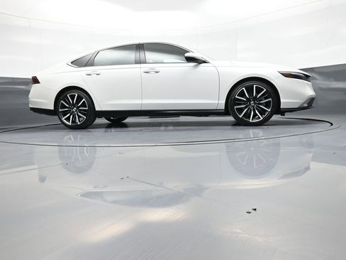 Used 2023 Honda Accord Touring image 28