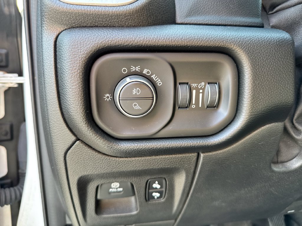 Used 2019 RAM 1500 Big Horn AWD/4WD image 17