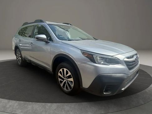 Used 2022 Subaru Outback Premium AWD/4WD image 3