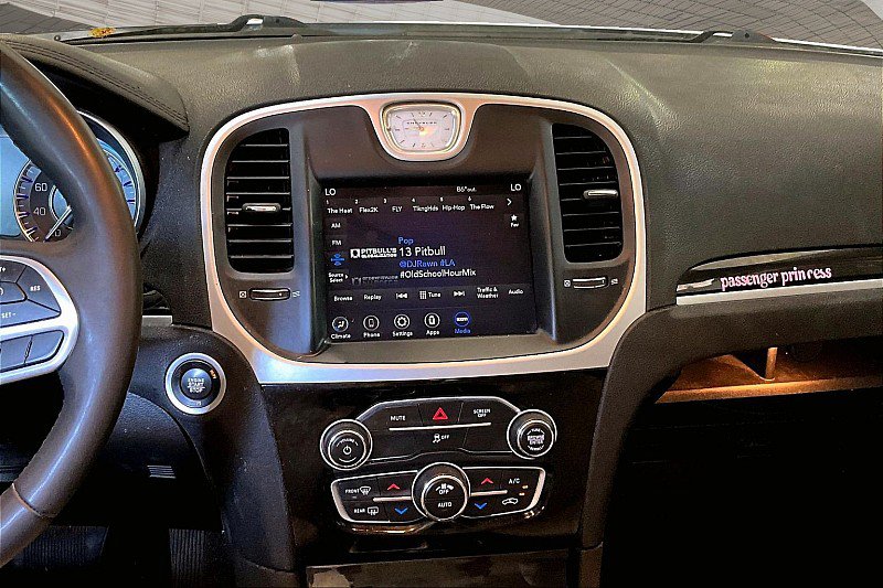 Used 2023 Chrysler 300 Touring w/ Sport Appearance Package RWD image 5