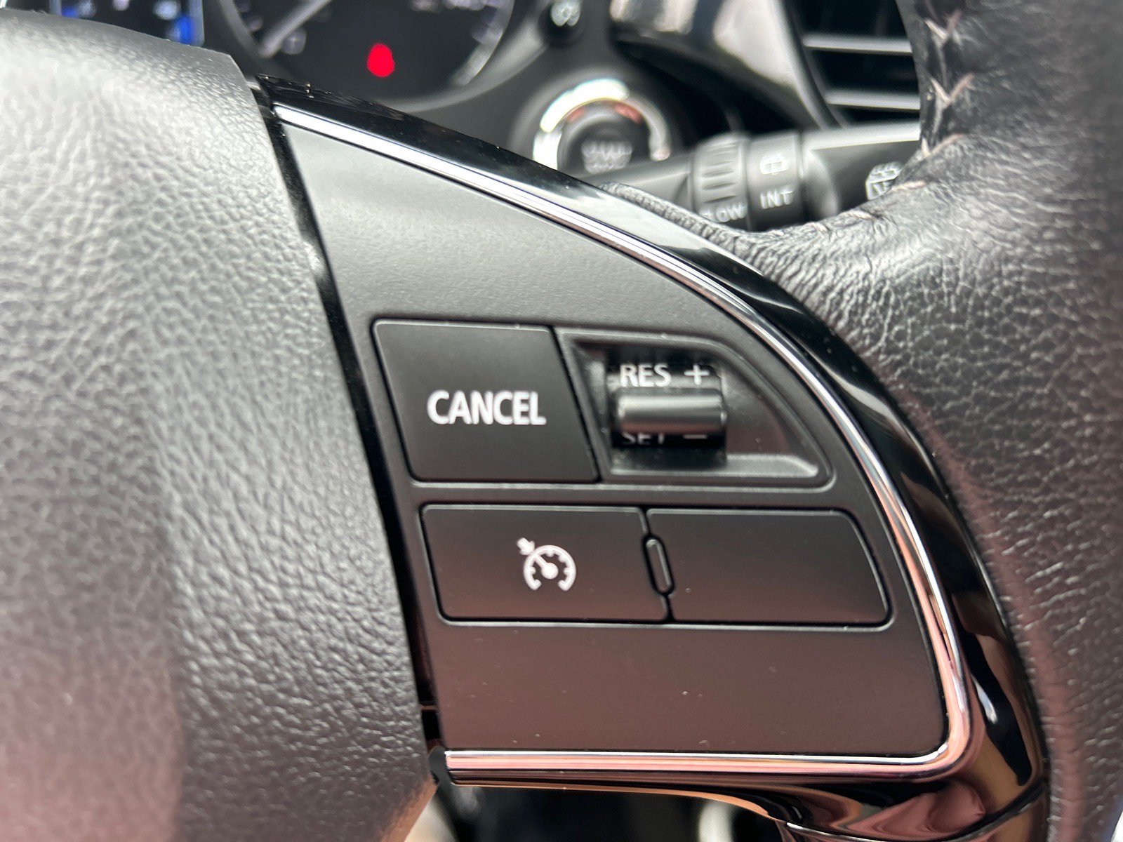 Used 2018 Mitsubishi Outlander LE AWD/4WD image 26
