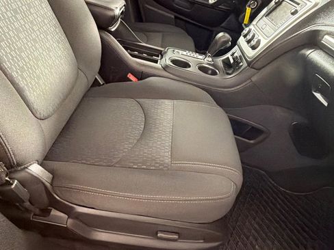Used 2014 GMC Acadia SLE FWD image 25