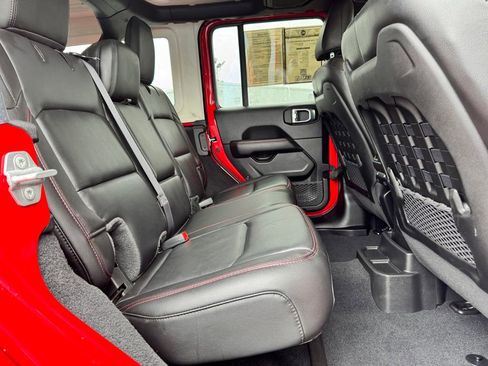 Used 2021 Jeep Wrangler Unlimited Rubicon w/ Uconnect 4C Nav & Sound Group AWD/4WD image 14
