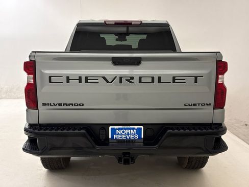 Used 2025 Chevrolet Silverado 1500 Custom Trail Boss w/ LPO, Dark Essentials Package image 8