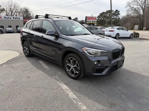 Used 2017 BMW X1 xDrive28i AWD/4WD image 2