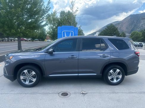 Used 2025 Honda Pilot EX-L image 2