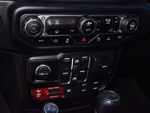 Used 2023 Jeep Wrangler Unlimited Rubicon 4xe w/ Steel Bumper Group image 30