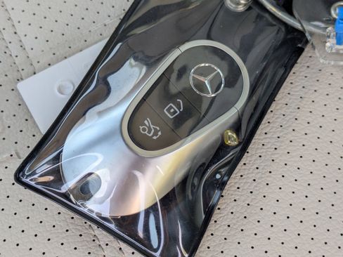 New 2026 Mercedes-Benz GLC 300 image 36