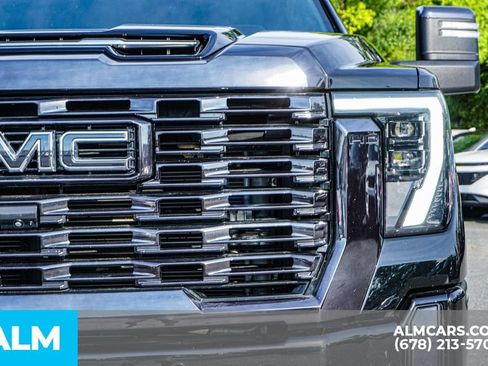 Used 2024 GMC Sierra 3500 Denali Ultimate AWD/4WD image 11