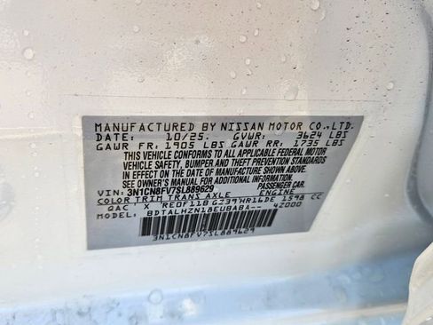 New 2025 Nissan Versa SR w/ Trunk Package FWD image 19
