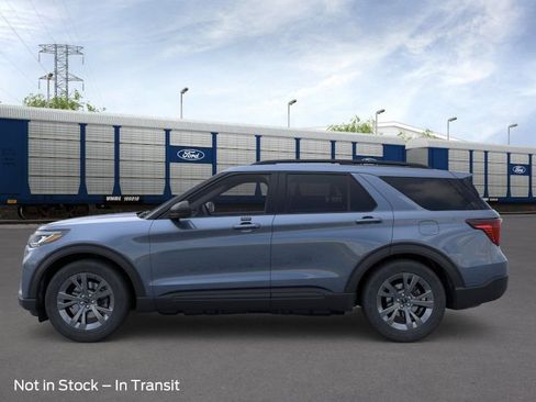 New 2026 Ford Explorer Active AWD/4WD image 3