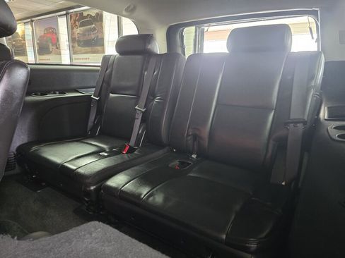 Used 2007 Cadillac Escalade ESV AWD w/ Information Package image 11