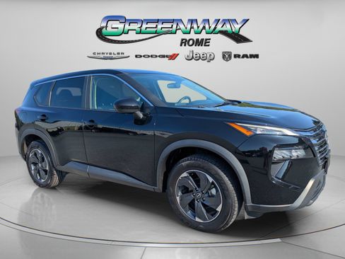 Used 2024 Nissan Rogue SV AWD/4WD image 2