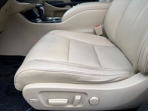 Used 2017 Toyota Highlander XLE image 9