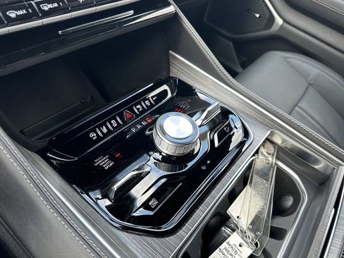 New 2024 Jeep Wagoneer Series III w/ Rear Seat Video Group 1 image 3