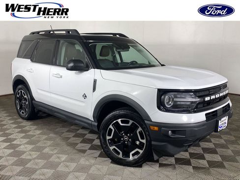 Used 2023 Ford Bronco Sport Outer Banks w/ Tech Package AWD/4WD image 1