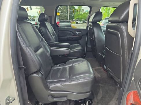 Used 2010 Cadillac Escalade ESV Premium AWD/4WD image 10