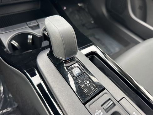 Used 2025 Toyota Prius XLE image 17