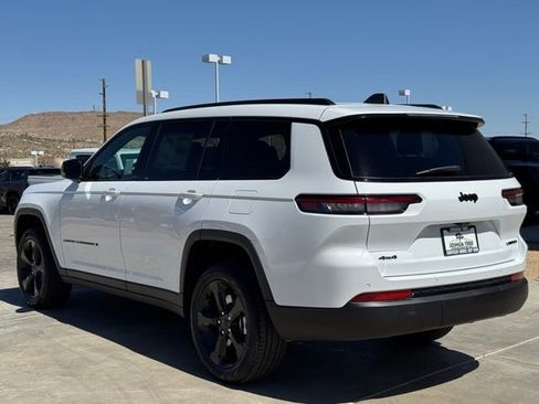 New 2025 Jeep Grand Cherokee L Limited w/ Black Appearance Package image 5