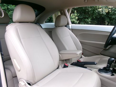 Used 2014 Volkswagen Beetle 1.8T FWD image 22
