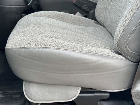 Certified 2017 Chevrolet Express 2500 image 18