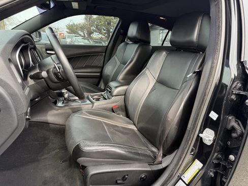 Used 2015 Dodge Charger SXT w/ AWD Plus Group image 9