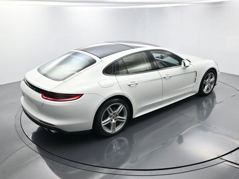 Used 2019 Porsche Panamera image 39