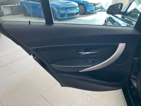Used 2017 BMW 320i xDrive Sedan image 17