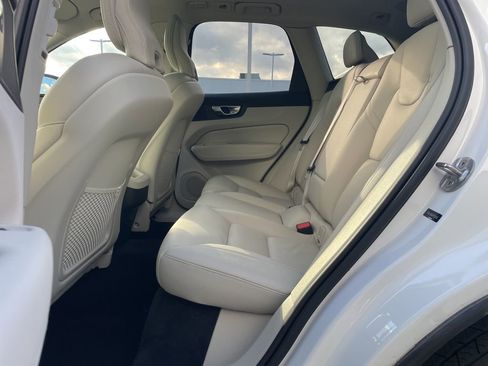 Certified 2023 Volvo XC60 B5 Plus w/ Climate Package image 18