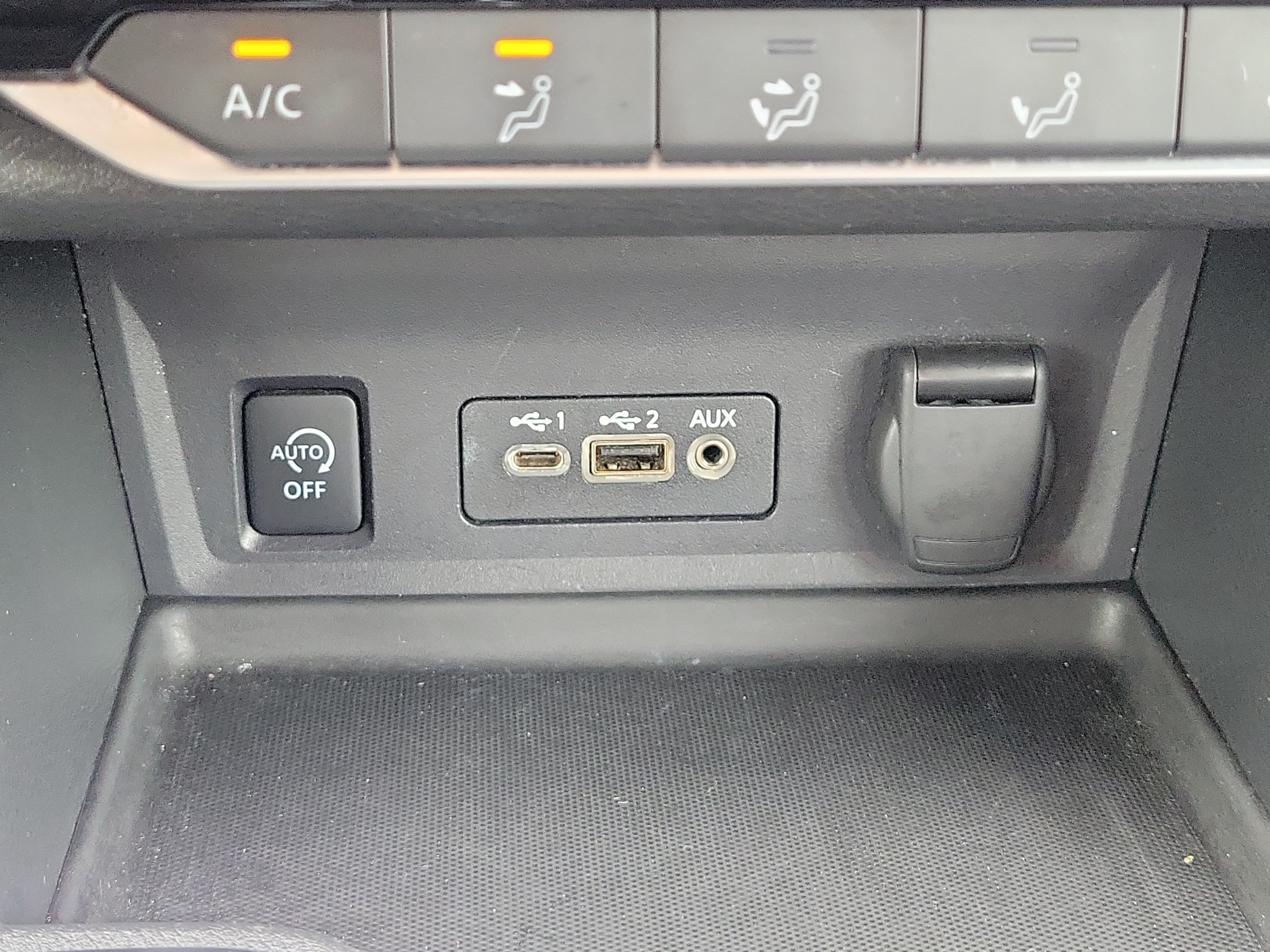Used 2024 Nissan Sentra SV FWD image 26