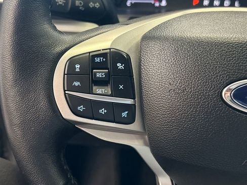 Used 2023 Ford Explorer XLT w/ Equipment Group 202A AWD/4WD image 36