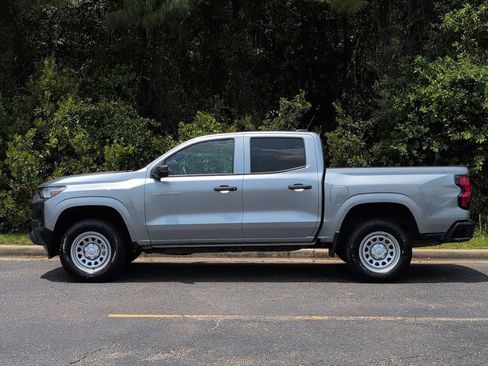 Used 2024 Chevrolet Colorado W/T RWD image 8