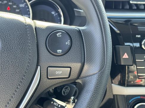 Used 2015 Toyota Corolla LE image 7