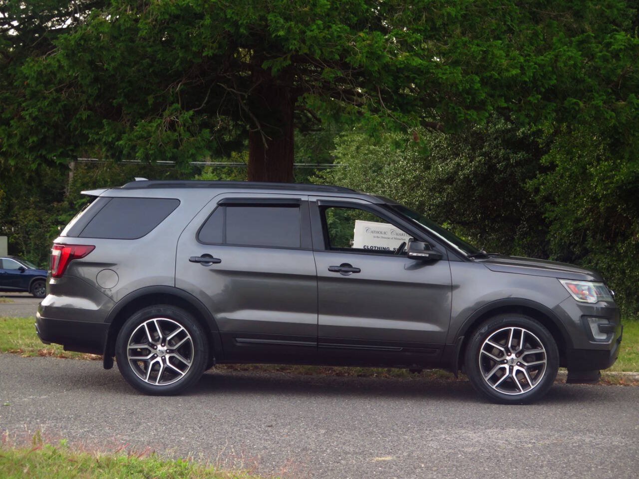 Used 2016 Ford Explorer Sport w/ Equipment Group 401A AWD/4WD image 5