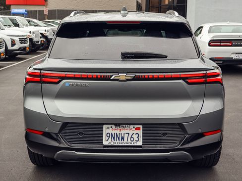 Used 2024 Chevrolet Equinox EV LT image 23