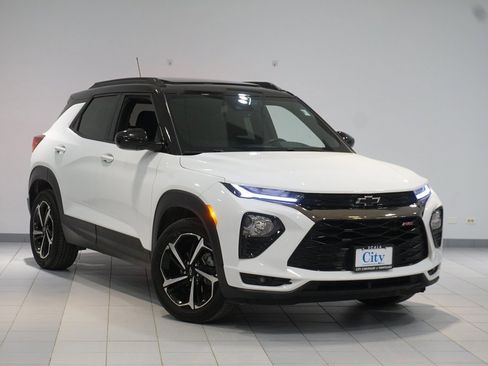 Certified 2023 Chevrolet TrailBlazer RS w/ Sun and Liftgate Package image 2