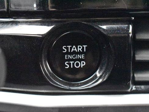 Certified 2025 Nissan Pathfinder SV FWD image 17