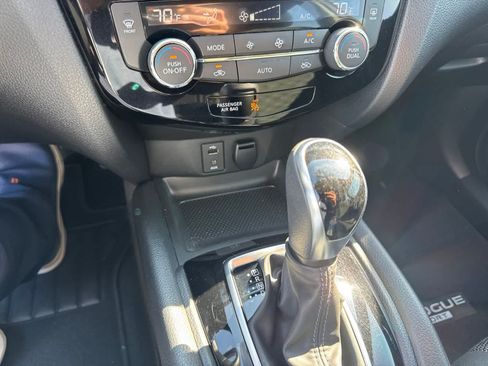 Used 2018 Nissan Rogue Sport SV FWD image 8