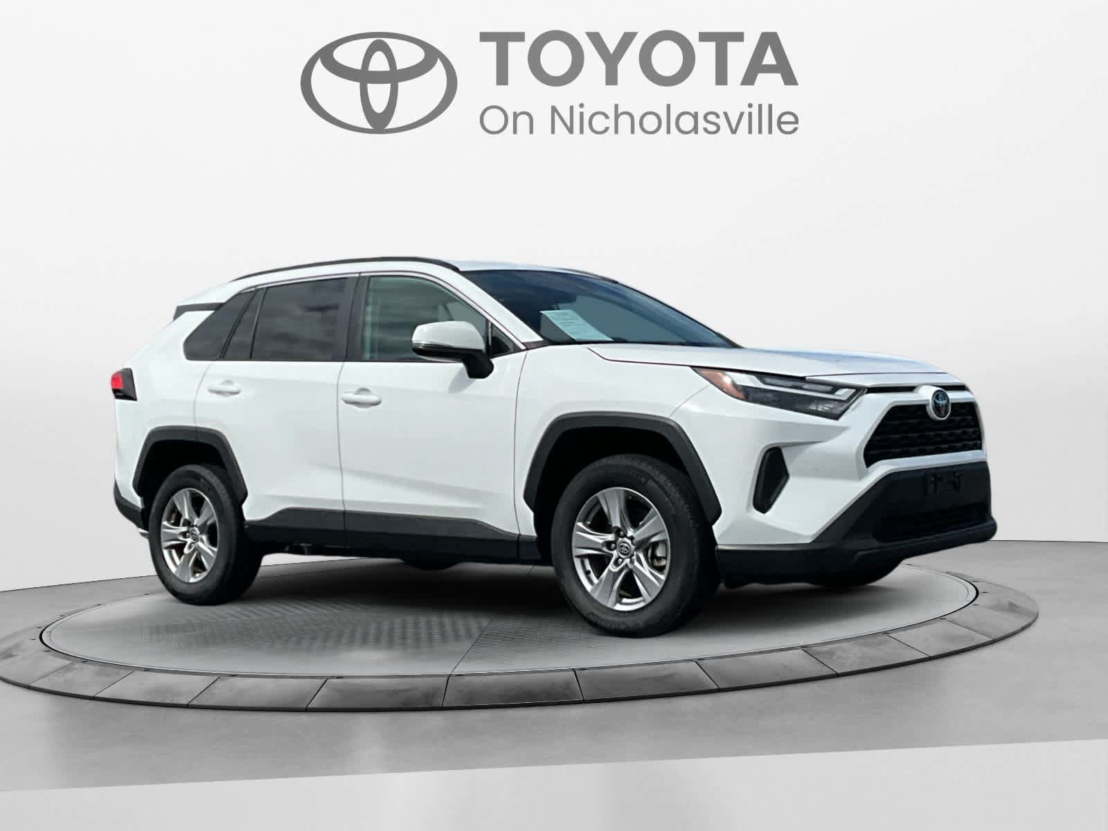 Used 2025 Toyota RAV4 XLE FWD image 7