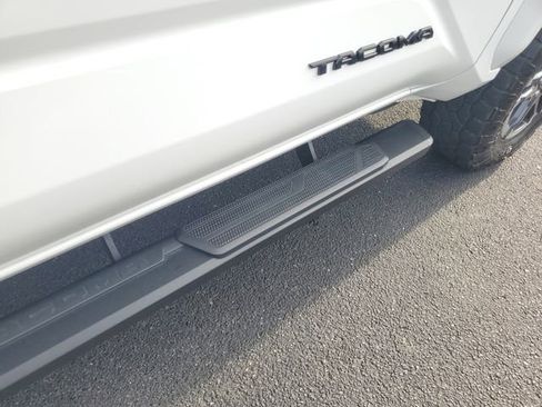 Used 2024 Toyota Tacoma TRD Sport image 8